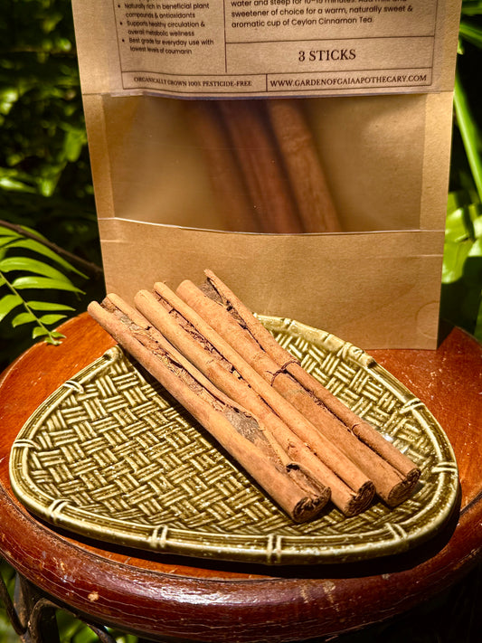 Ceylon Alba Cinnamon - True Ceylon Cinnamon sticks displayed on a decorative plate, showcasing their unique elegance.